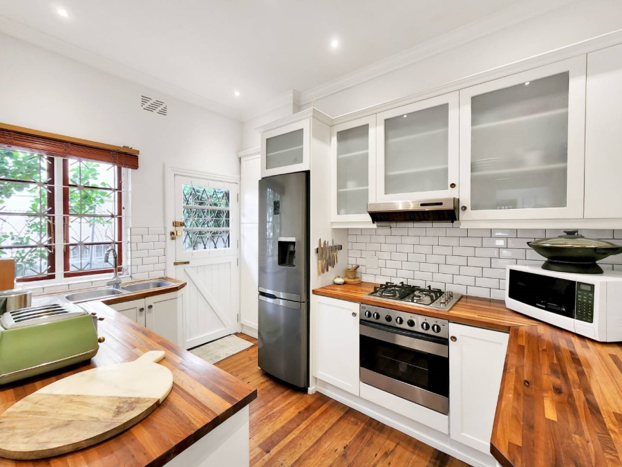 To Let 1 Bedroom Property for Rent in Sea Point Western Cape